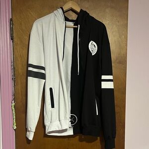 Black and White Hoodie XL